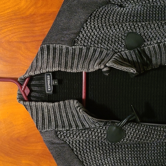 EXPRESS knit heavyweight sweater - Picture 2 of 4